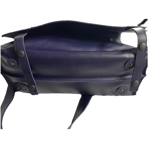 Bottega Veneta Laptop Crossbody Bag —SOLD— - Picture 8 of 11